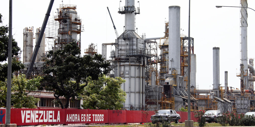 Venezuela Unleashes Oil Output as U.S. Eases Sanctions
