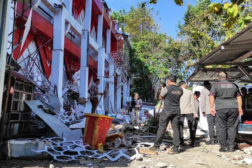 Indonesian Earthquake Kills at Least One Person, Injures Dozens Near Palu