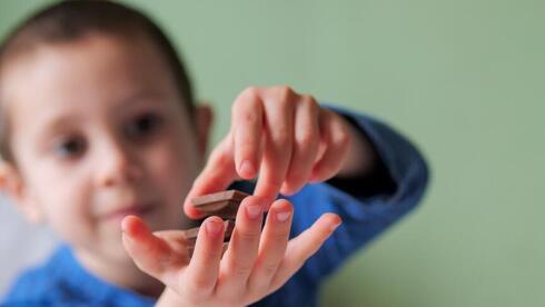Two Israeli Children Hospitalized After Consuming Chocolate Laced with Hallucinogenic Mushrooms