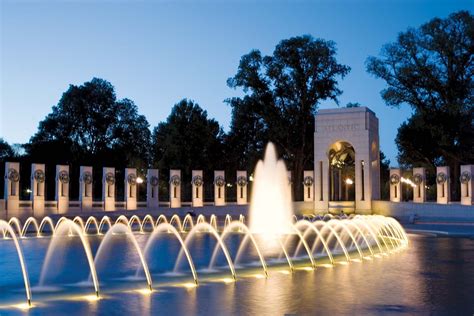 Vandals Desecrate WWII Memorial in Washington, D.C., Leaving Neon Graffiti and Soap-Filled Fountain