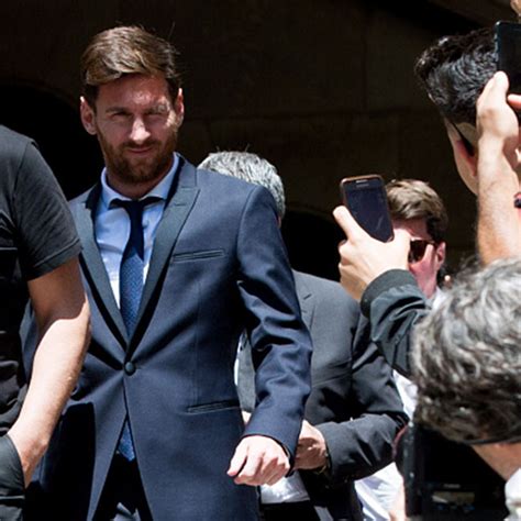 Lionel Messi Arrives in Rosario for Father Jorge’s Private Funeral
