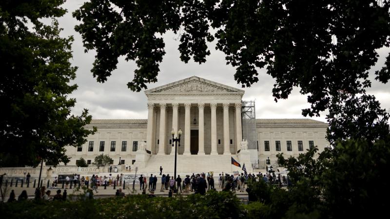 U.S. Supreme Court Allows Deportation of Migrants to Third Countries, Overturning Lower Court Ruling
