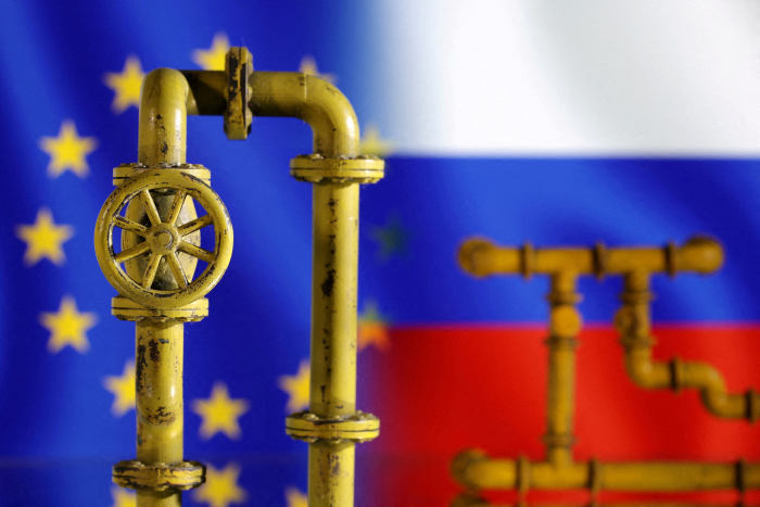 Germany Calls for Return to Russian Energy as Economic Crisis Deepens