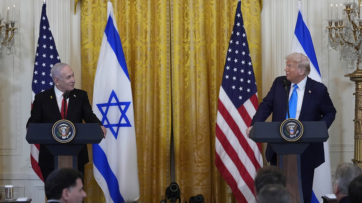 Russian Scholars Debate Middle East Risks: Israel Elections, Trump’s Potential Iran Moves, and Hormuz Strait Outlook